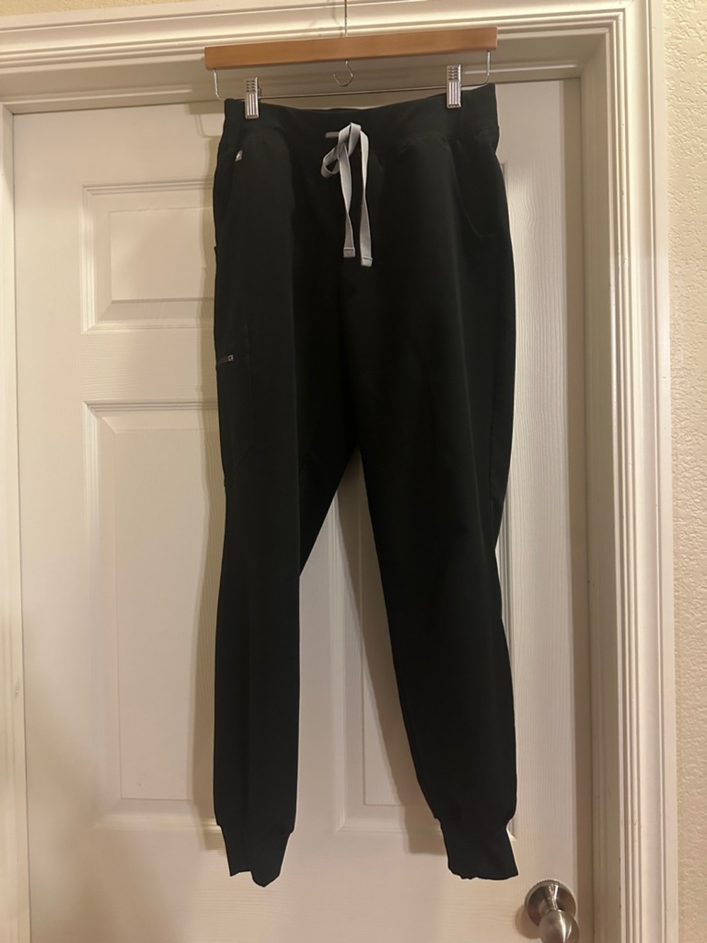 Figs Black Women's Drawstring Jogger Sweatpants